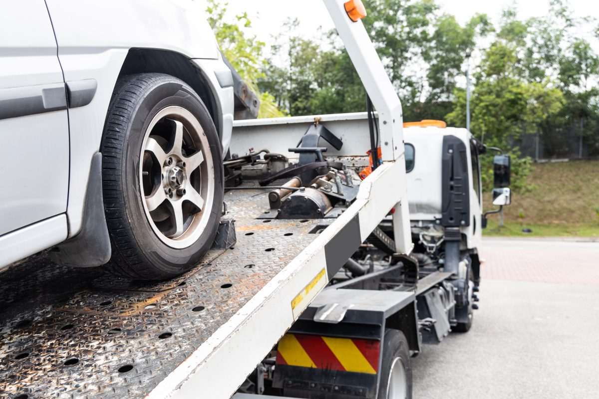 Why Should You Include Tow Truck Services in Your Car Insurance Policy?